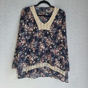 About A Girl Women's M Top Sheer Crochet Lace Dark Floral Witchy Whimsygoth